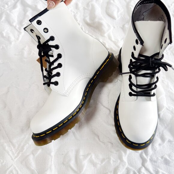 Dr. Martens 1460 Softy T Leather Lace Up Boots Size 8 New - Picture 6 of 14